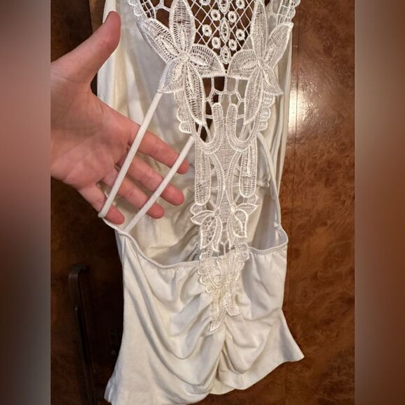 Lace cutout top NWOT - Picture 3 of 6